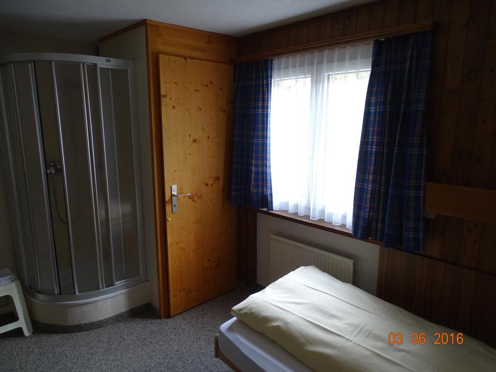 Hotel Old-Jnn Saas im Prattigau Habitación foto