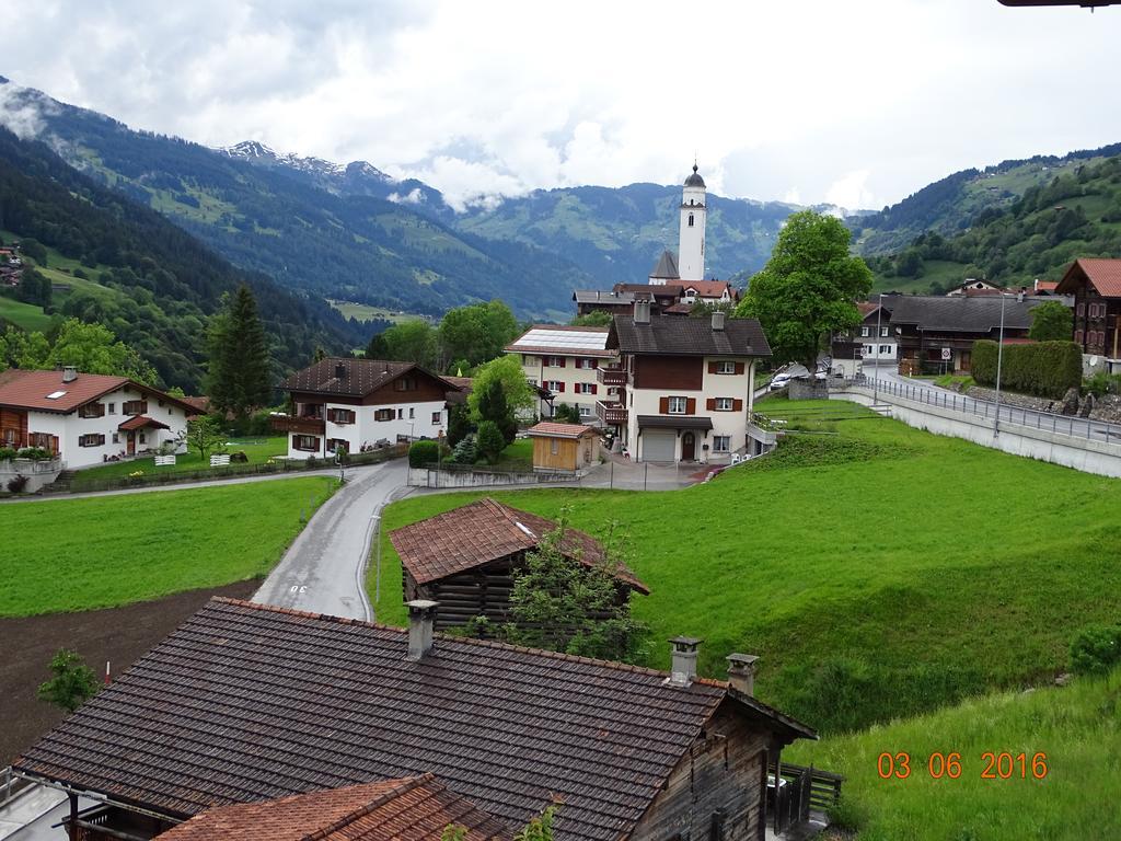 Hotel Old-Jnn Saas im Prattigau Habitación foto