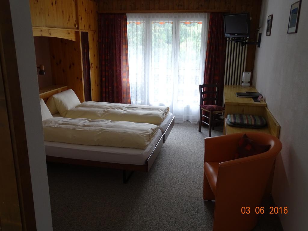 Hotel Old-Jnn Saas im Prattigau Habitación foto